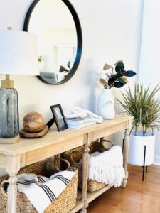 HOW TO DESIGN A STUNNING CONSOLE TABLE IN 6 EASY STEPS